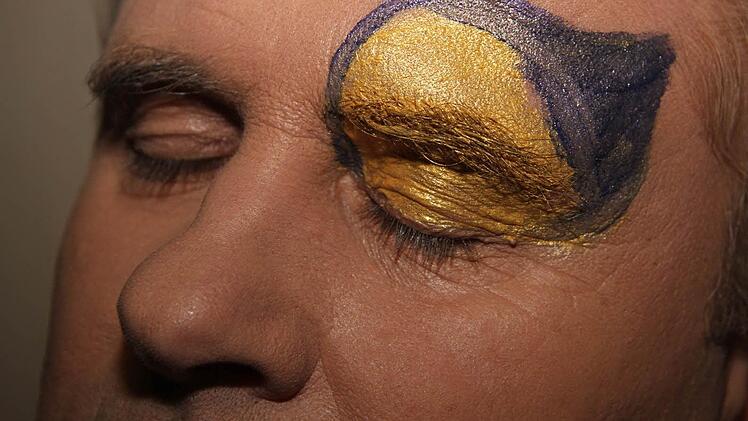 Georg Stöckel lässt nachbessern und bekommt wohl eher etwas Roséfarbenes aufgemalt.