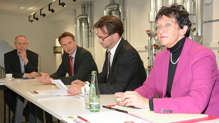 Parlamentarischer Staatssekretär Florian Pronold zu Gast bei Glen Dimplex in Kulmbach. Foto: Dagmar Besand