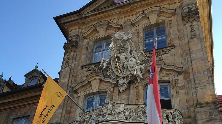 Bamberg: Zum internationalen Solidarit&auml;tstag der Welterbest&auml;dte - Stadt hisst Welterbeflagge