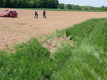 Gremsdorf: Zwei Verletzte und zwei zerst&ouml;rte Autos bei Verkehrsunfall