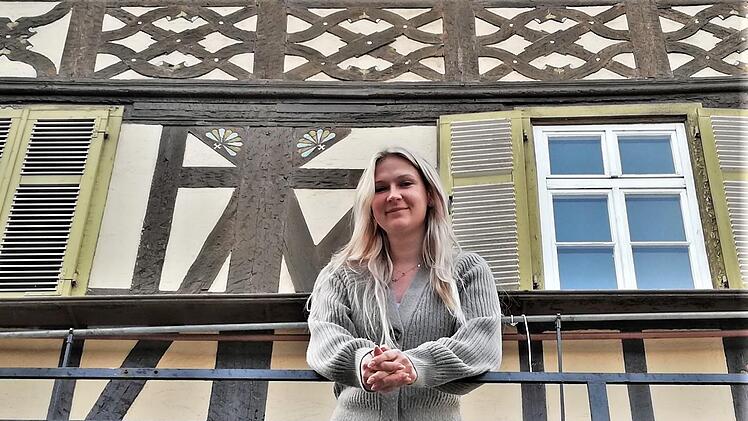 Chefin Roxana Panga (25) bietet in ihrem neuen Ristorante Rossana am Marktplatz italienische Speisen und Desserts. Foto: Sigismund von Dobschütz