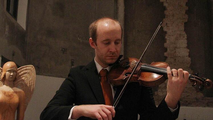 Johannes Enders dirigierte das Orchester nicht nur, sondern begeisterte auch als Violin-Solist.