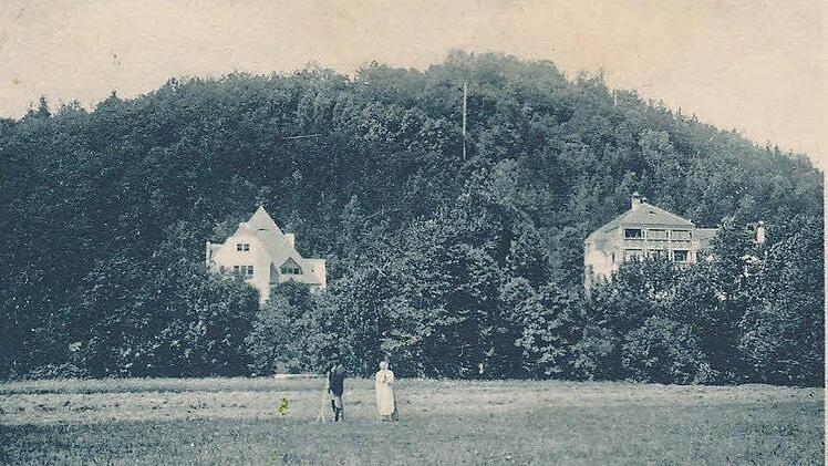 Villa (links) und Sanatorium des Dr. Ernst Marquardsen auf einer Postkarte aus dem Jahr 1906 Fotos: Jonas