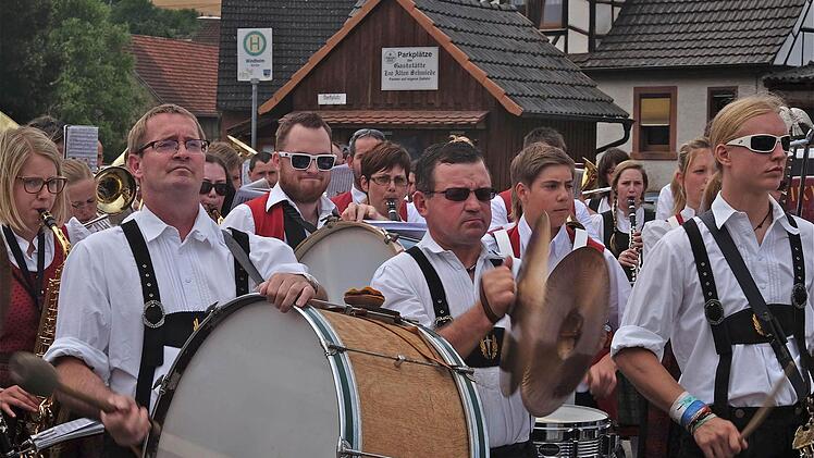 Die Klingenthaler Musikanten feierten in Windheim  Foto: Gerd Schaar
