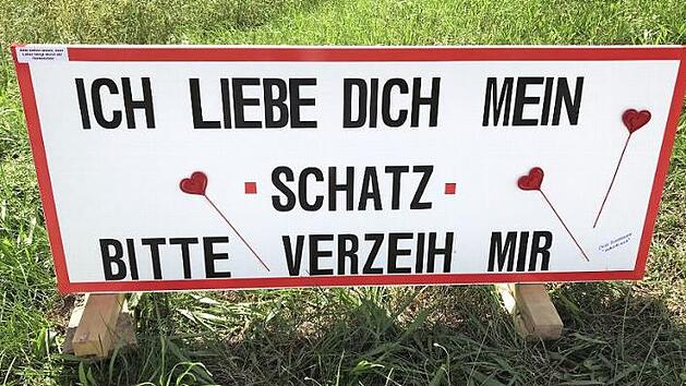 Ob die Angebetete sich umstimmen l&auml;sst? Foto: privat