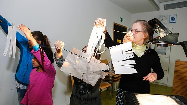 Schatten haben schon immer Künstlerinnen und Künstler inspiriert. Am Samstag auch die jungen Studierenden an der Bamberger Kinder-Uni.  Foto: Matthias Hoch