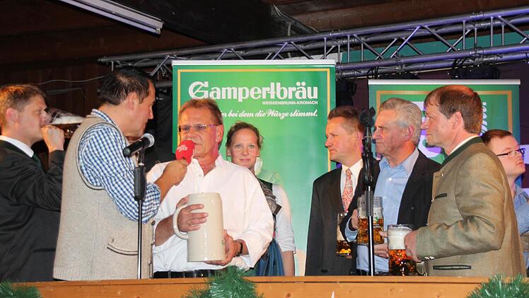 Nach dem Bieranstich  Foto: Friedwald Schedel