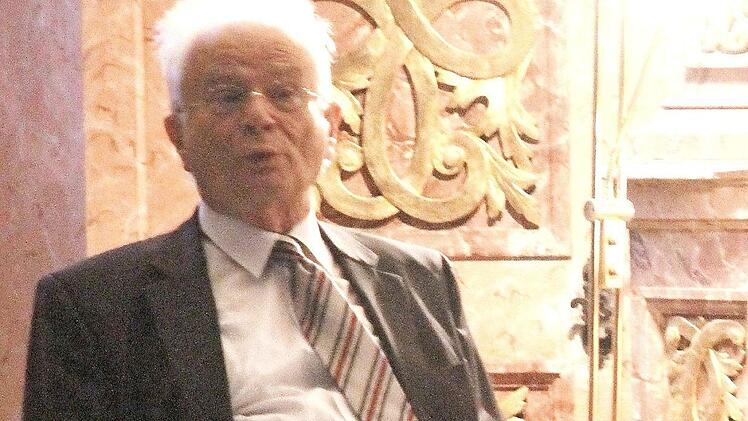 Professor Richard Riess fand schöne poetische Worte über das Leben, den Menschen und die Natur.