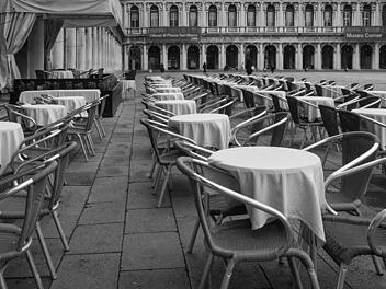 Besonders Gastronomen und Betreiber von Hotels litten stark unter den Beschränkungen im Jahr 2020.