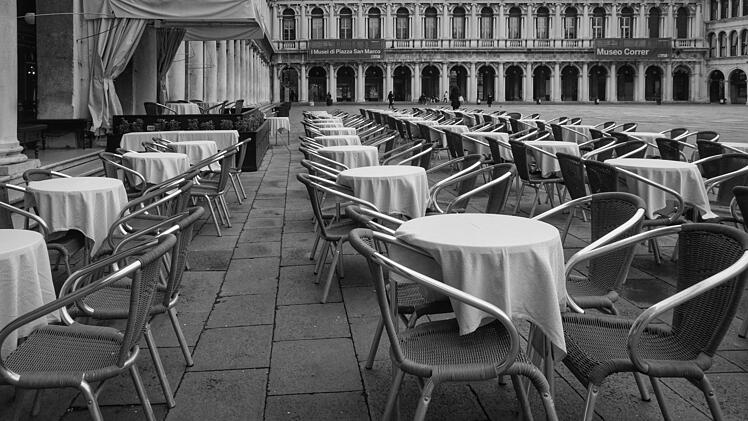 Besonders Gastronomen und Betreiber von Hotels litten stark unter den Beschränkungen im Jahr 2020.