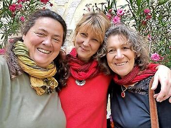 Die drei Liedermacherinnen Georgina Demmer, Iria Schärer und Susanne Goebel.