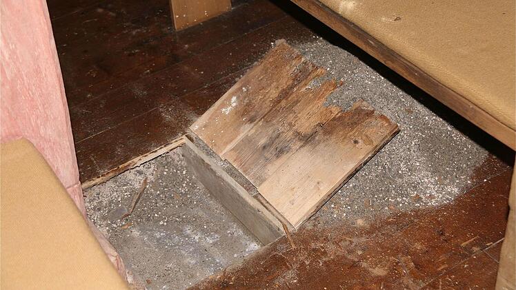 Schäden in der Heiligkreuzer Kirche.  Foto: Gerd Schaar