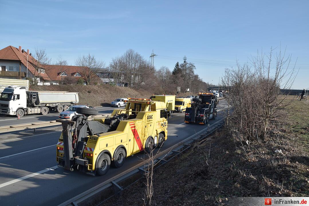 Lkw-Unfall legt Südwesttangente lahm