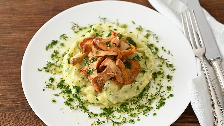Pfifferlinge auf Kartoffelpüree mit Kräuteröl