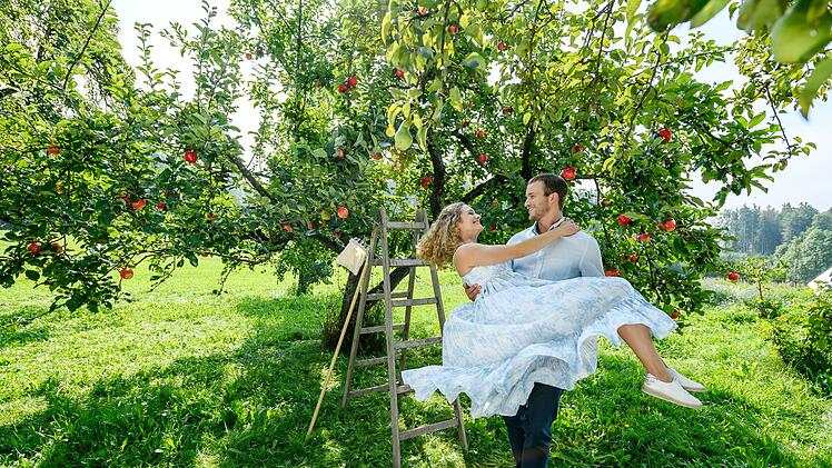 Das Mädchen vom Land trifft auf passionierten Reiter: Nach zahlreichen Irrungen und Wirrungen fanden Tim (Florian Frowein) und Franzi (Léa Wegmann) als Traumpaar der 16. Staffel zusammen.