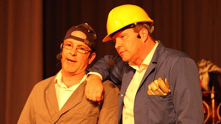 Die Brüder Ralf (links) und Christian Singer als Techniker. Alle Fotos: Günther Geiling