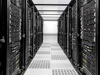 Über diese Server der Firma Centron läuft unter anderem auch der Online-Store "Frankfurt Airport Shopping".  Foto: centron