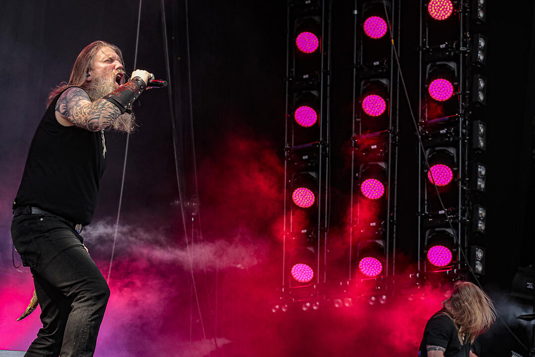 Amon Amarth bei Rock im Park 2019: Ganz viel Metal und Feuer bringt die Fans zum Durchdrehen