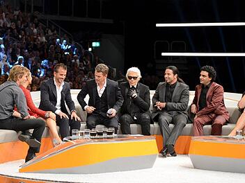 Das neue Promi-Sofa und Kulissenteile für die 200. ZDF-Show "Wetten, dass...?" mit Markus Lanz im ISS Dome in Düsseldorf  wurden von der Baiersdorfer Firma Popp gefertigt.
