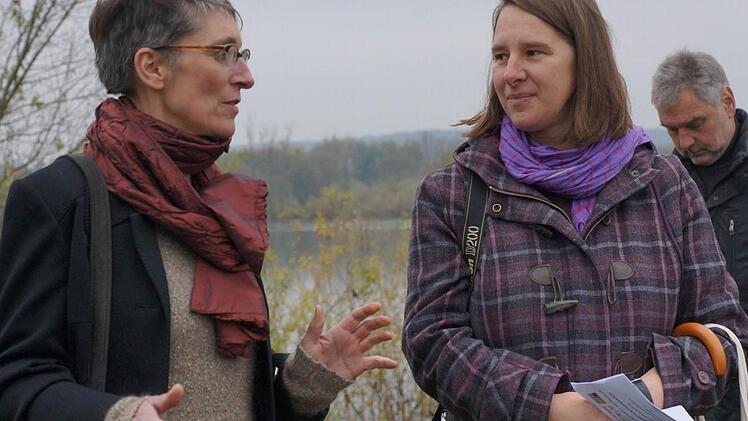 Rose Brunner (links)