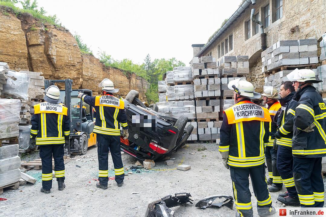 Tödlicher Unfall bei Geroldshausen: Pkw stürzt in Steinbruch