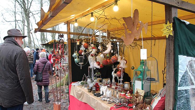 Streifzug durch den Weihnachtsmarkt Mitwitz, mit seinen rund 100  Verkaufst&auml;nden.Herbert Fischer