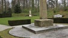 Der Obelisk wurde versetzt.