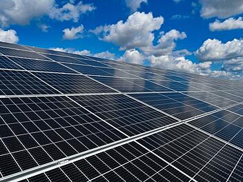 Trunstadt: Photovoltaik-Anlage hat nach &Uuml;berpr&uuml;fung Kurzschluss - gr&ouml;&szlig;erer Feuerwehreinsatz