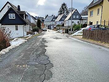 Unübersehbar sind die Straßenschäden an der Titschendorfer Straße in Nordhalben