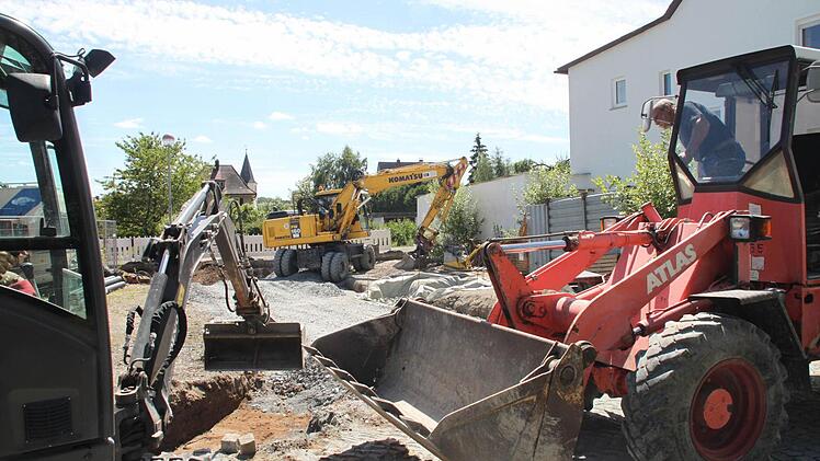 Zwischen dem Kirchweg und der Straße "Am Gräberfeld" in Mainleus entsteht ein Verbindungsweg.
