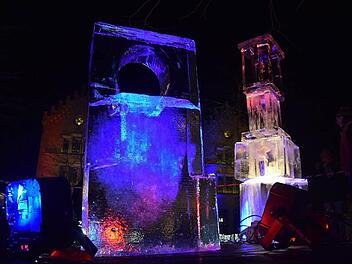 Die Eis-Skulpturen von Wolfgang Schott waren die Attraktion am Albertsplatz. Fotos: Daniela Pondelicek