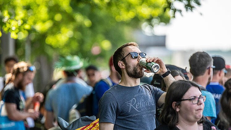 Anreise der Festival-Besucher von "Rock im Park"