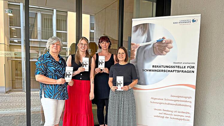Die Mitarbeiterinnen der Beratungsstelle f&uuml;r Schwangerschaftsfragen (von links): Frau Wei&szlig;, Frau Trunk, Frau Werner und Frau Mach. Lena Metz
