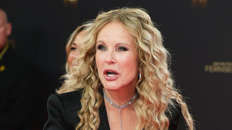 RTL-Moderatorin Katja Burkard lebt in Köln-Hahnwald, wo jüngst eine Bombe aus dem Zweiten Weltkrieg gefunden wurde.