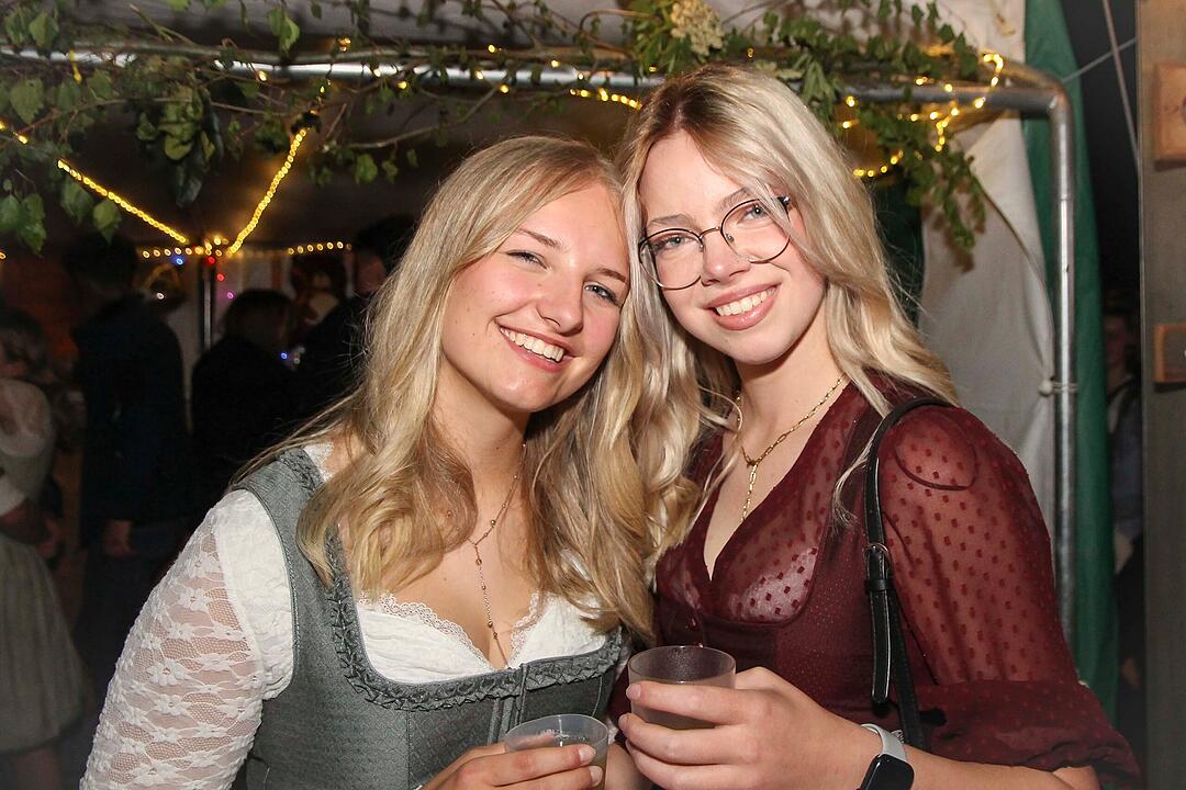 Gro&szlig;losnitz feiert!