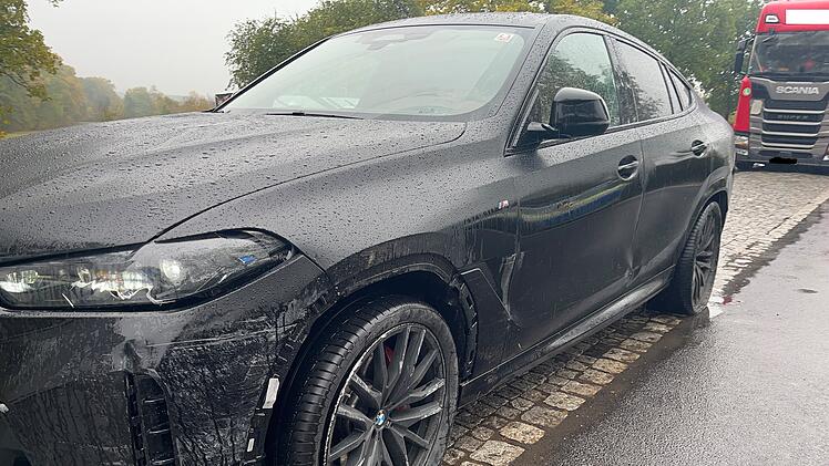 Unfall mit "hochwertigem BMW" am Autobahnkreuz Bamberg &ndash; Schaden enorm