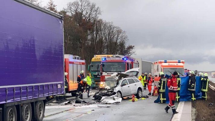 Auf der A3 kam es am Freitagmorgen zu mehreren Unfällen. Foto: Feuerwehr Höchstadt