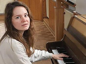 Maryna Pavlenko fühlt sich in Höchstadt gut aufgenommen und übt im Pfarrheim St. Georg für das Konzert.