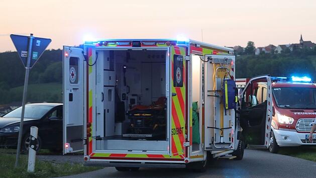 Weidenberg; Drei Verletzte bei schwerer Kollision auf Landstra&szlig;e