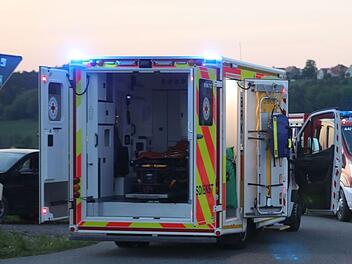 Weidenberg; Drei Verletzte bei schwerer Kollision auf Landstra&szlig;e