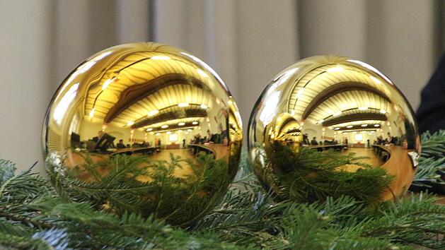 Glaskugeln aus Lauscha werden den Baum schm&uuml;cken - ein gemeinsames Geschenk der Region!