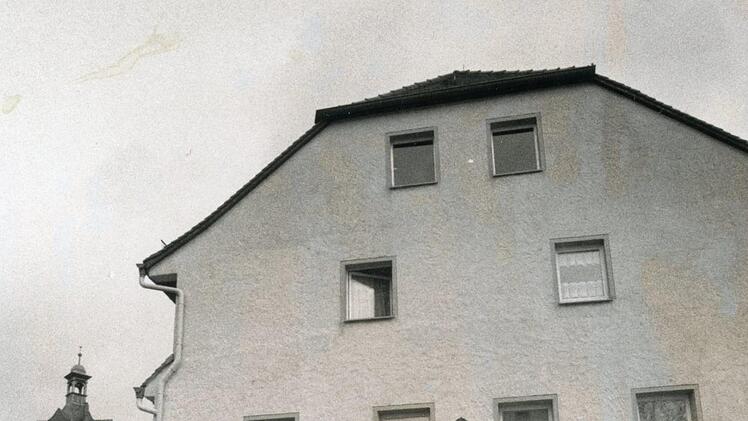 Das ehemalige Kommunbrauhaus  in der Steggasse (unser Foto stammt aus dem Jahr 1995) beherbergte einst auch die Stadtwaage.  Bis Ende der 80-er Jahre war eine Textilreinigung dort untergebracht. FT-Archiv