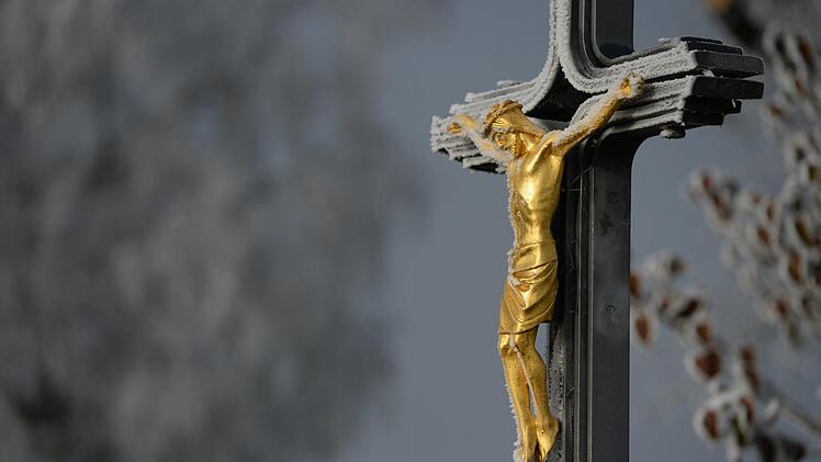 Am Dienstag wurde die Missbrauchsstudie der katholischen Kirche vorgestellt. Das Erzbistum Bamberg legte regionale Zahlen zum Missbrauch vor. Foto: Felix Kästle/dpa