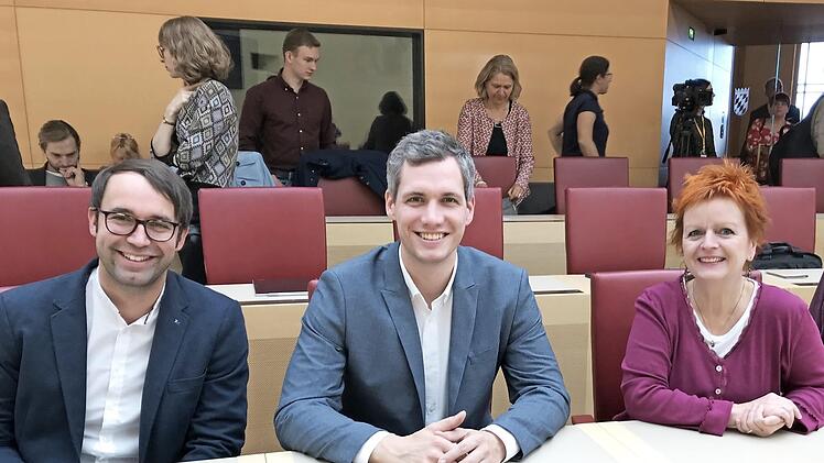 Christian Zwanziger (Mitte) hat seinen Platz zwischen Barbara Fuchs aus Fürth und Maximilian Deisenhofer aus Schwaben gefunden. Foto: privat