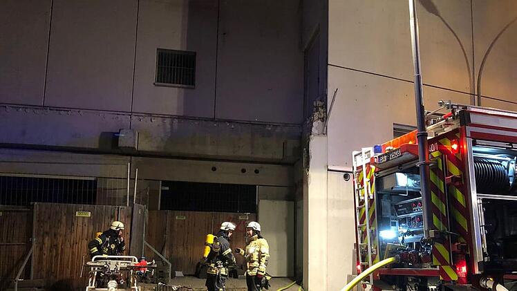Bamberg: Atrium-Brand fordert Feuerwehr gleich mehrfach - "schwierig"