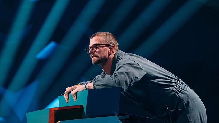 So dramatisch h&auml;tte sich Joko Winterscheidt den Einstieg in die sechs neuen Folgen der mittlerweile elften Quizshow-Staffel sicher nicht vorgestellt. Er ger&auml;t massiv unter Druck.