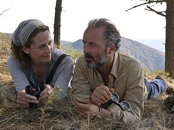"Ein Sommer auf Elba" Mit Lorenzo (Robert Schupp) verbringt Maja (Regula Grauwiller) in dem ZDF-Drama "Ein Sommer auf Elba" zwei traumhafte Tage auf der italienischen Insel - ganz ohne ihre Männer. Doch ihre neue Bekanntschaft verbirgt ein Geheimnis.