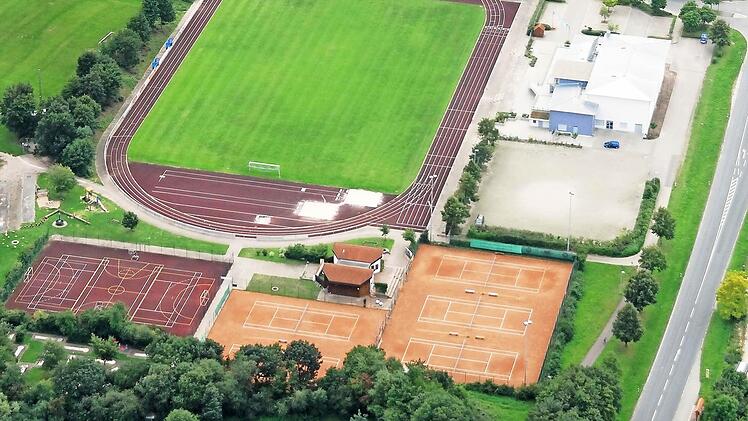 In die Jahre gekommen: die Sportanlage in Burgebrach  Archivfoto: Elke Peger