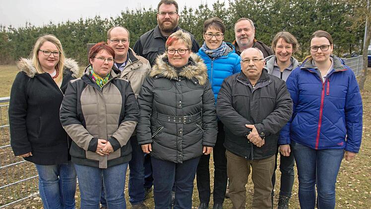Der Verein für Hundesport Wonfurt hat eine komplett neue Vorstandschaft gewählt. Unser Bild zeigt (vorne von links) Simone Werner, Sylke Eller, Diane Henneberger, Norbert Rauschert und Diana Herz sowie (hinten von links) Roland Henneberger, Timm Weppert, Karin Krauser, Heinz Langguth und Brigitte Lutz. Fotos: Ulrike Langer