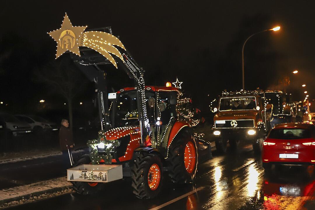 In Kulmbach durfte die beliebte Lichterfahrt der Traktoren stattfinden.
